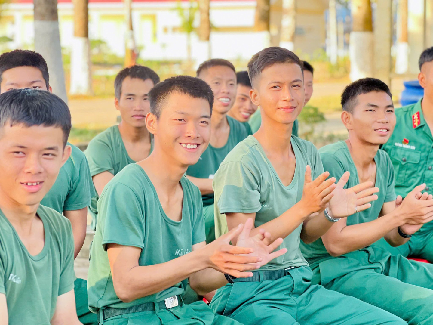 Cán bộ, chiến sĩ vui tươi, phấn chấn những ngày đầu năm mới